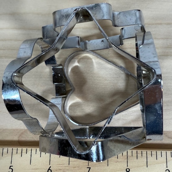 Assorted Cookie Cutters (Hearts, Card Suits, Gingerbread Man) - Picture 9 of 10